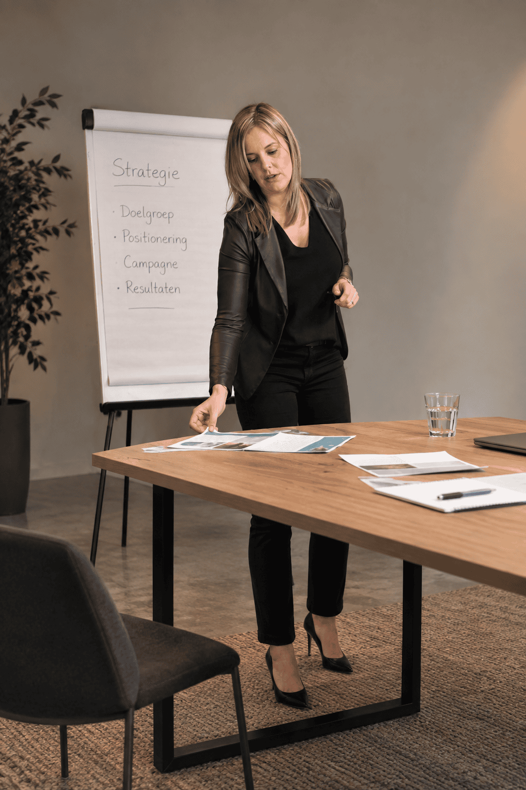 Karin Koolmees presenteert
